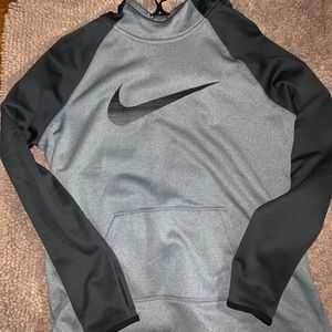 New without tags Women’s Nike Thermi FIt Hoodie